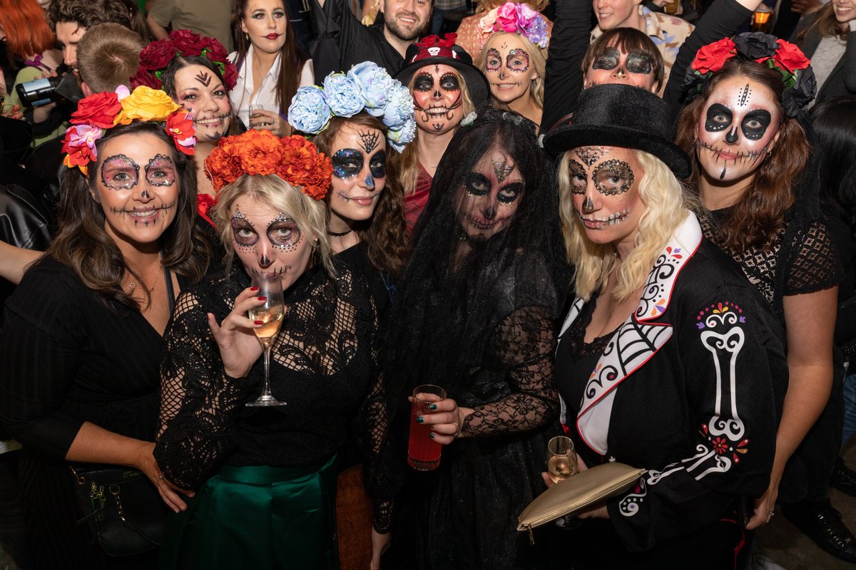 Alberthallmcr's tweet photo. 🙏Tonight @GIRLSONFILM80 has taken over AH twitter ahead of our Halloween 10th birthday extravaganza on Friday 🎃
  
👯Live performances from @5starofficial, Madonna Tribute, Lip Syncing Drag Queens, @hattiepearson &amp; Feel Good Club DJs🎶
  
🎟️BE THERE 👇
https://t.co/ZKrKLejH3T https://t.co/eKrIhCBbkh