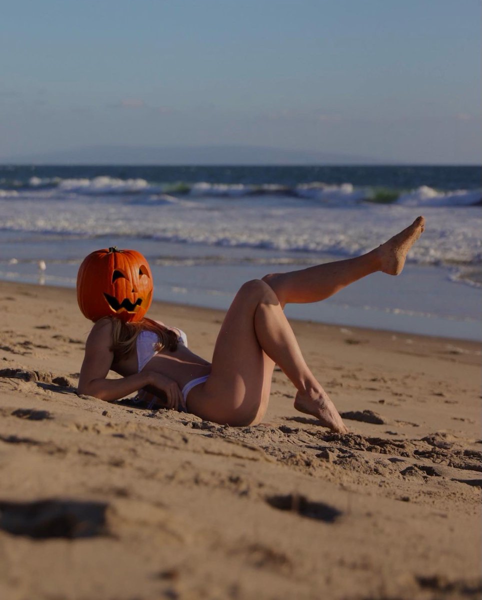 Carved some time for the beach yesterday 🎃😎