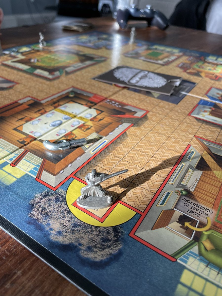 Using monopoly star wars characters for Cluedo. Improvising 🤪