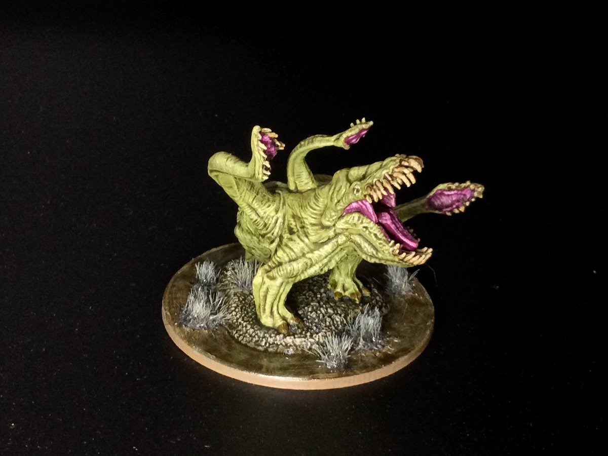 CthulhuPunk's tweet photo. Continuing to paint up some of the ‘classic’ #DnD monsters - next up is an Otyugh from @wizkidsgames on a swampy base!
#miniaturemonday #miniaturepainting https://t.co/Y4KJX8K4tr