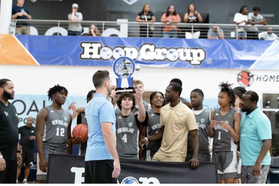 brianpetro4's tweet photo. 🚨 The #1 independent circuit in 🇺🇸 will have some HUGE announcements in the next 2 weeks. New events, new media partnership, new and returning teams‼️Results speak for themselves. Follow the competition and coaches will follow. 2023 loading…

#HGSL | @HGSL_HoopGroup https://t.co/MlomvolHjR