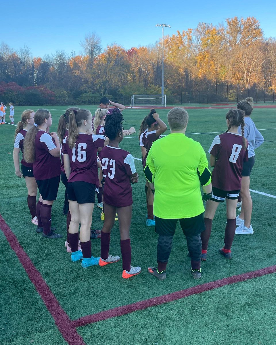 NewarkAthletics's tweet photo. Mod Girls Soccer host Mynderse on the turf. ๐ฆ #GoREDS #GREATTEAMATES https://t.co/YNjIWodk6Q