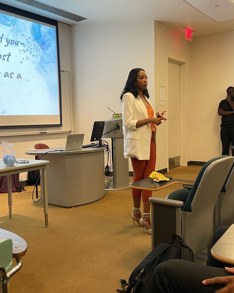 uhbsha's tweet photo. RECAP: special thanks to all our health professionals speakers for taking time out to speak to our members! We truly appreciate the great words 💐

Stay tuned for more upcoming events! 

#uhbsha #medicalspeakers https://t.co/TcDprf2qIW