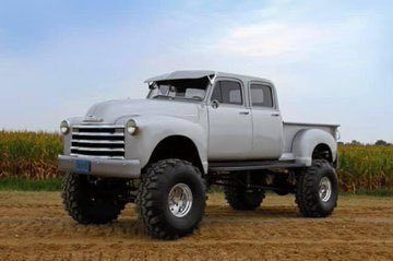 oldmangord's tweet photo. @aar0nsadler @jcalder1983 @Joe_Widdup @NESaskFarmer @krausch07 @Plantmore1 @BDuchek @BustDustin @AllamFarmer @TrentMeyerSK I love Peterbilts and new trucks as much as the next guy but here are a few pantie droppers. #dailydrivers https://t.co/hX8G7po4HS