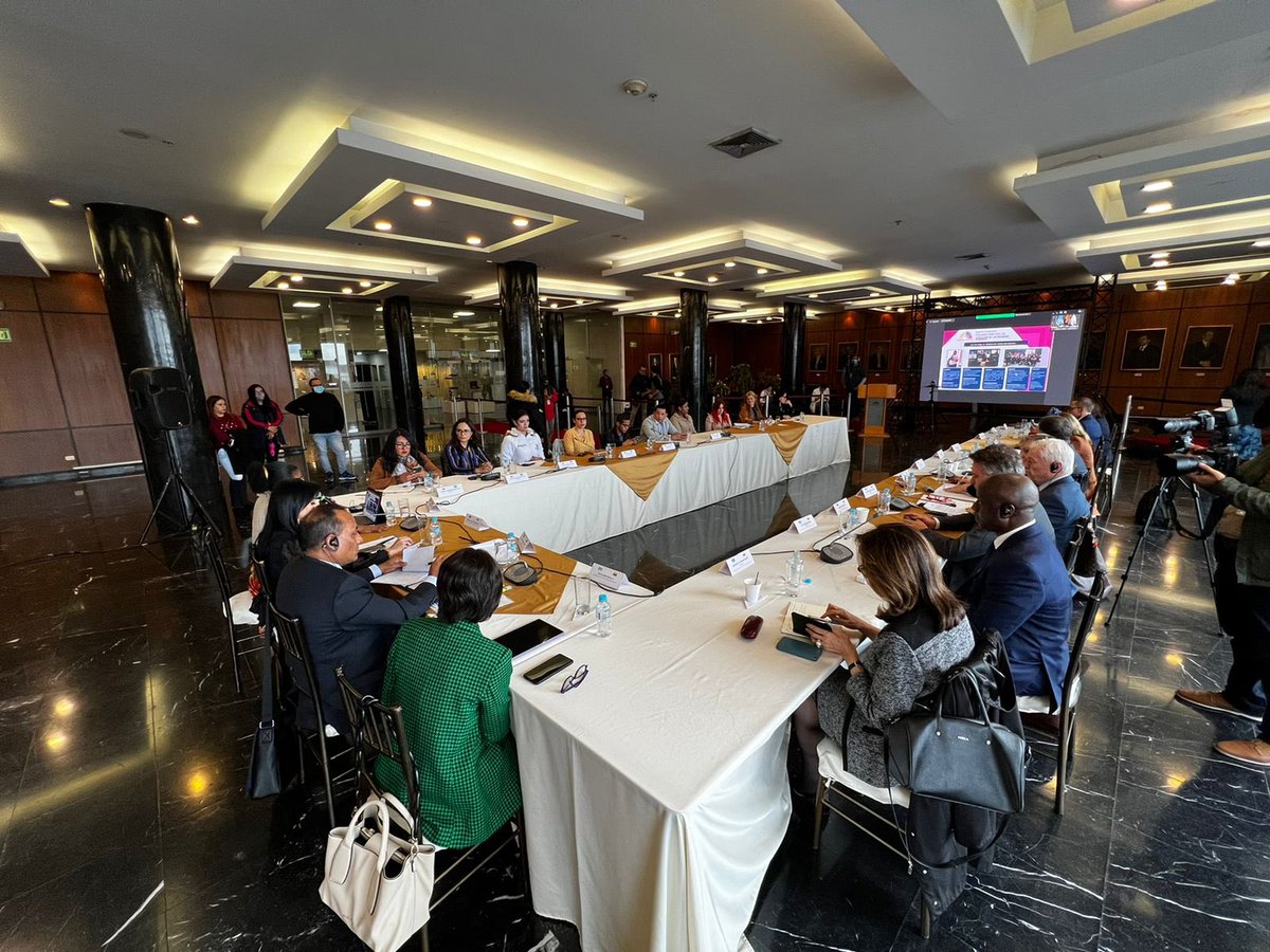 La Junta Ejecutiva de @ONUMujeres está en Ecuador y desde @MujeresGP nos reunimos en @AsambleaEcuador. Presentamos la situación de mujeres y diversidades en el país y planteamos una hoja de ruta para articular acciones y enfrentar con urgencia cada uno de los temas pendientes.