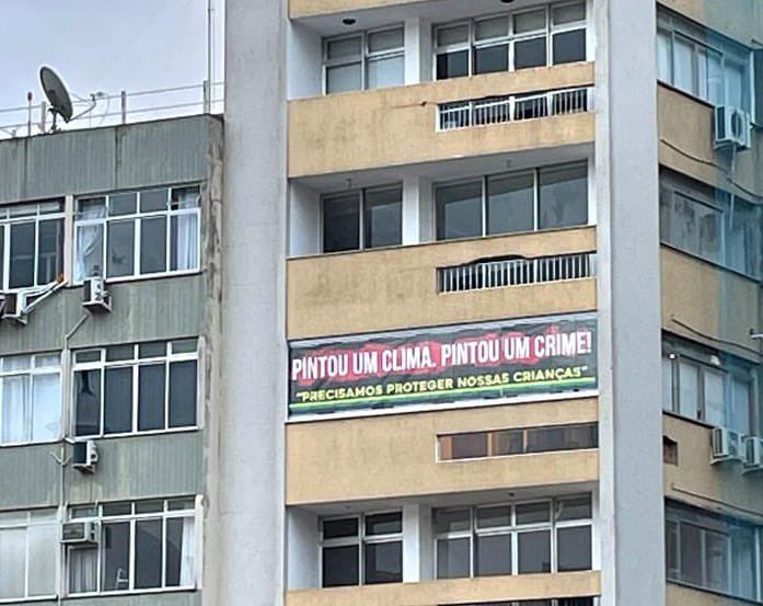 afranioboppre50's tweet photo. Floripa engajada e consciente. Pedofilia é crime! https://t.co/zdO3U2aYvC