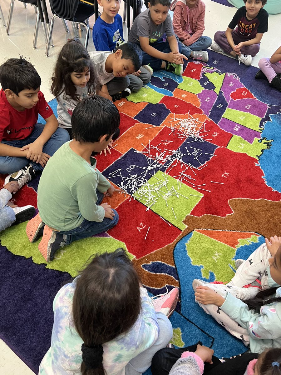 FabulouslyFirst's tweet image. Bones, bones, bones! First grade made tens and ones out of bones today 😉 @NISDFields @NISDElemMath