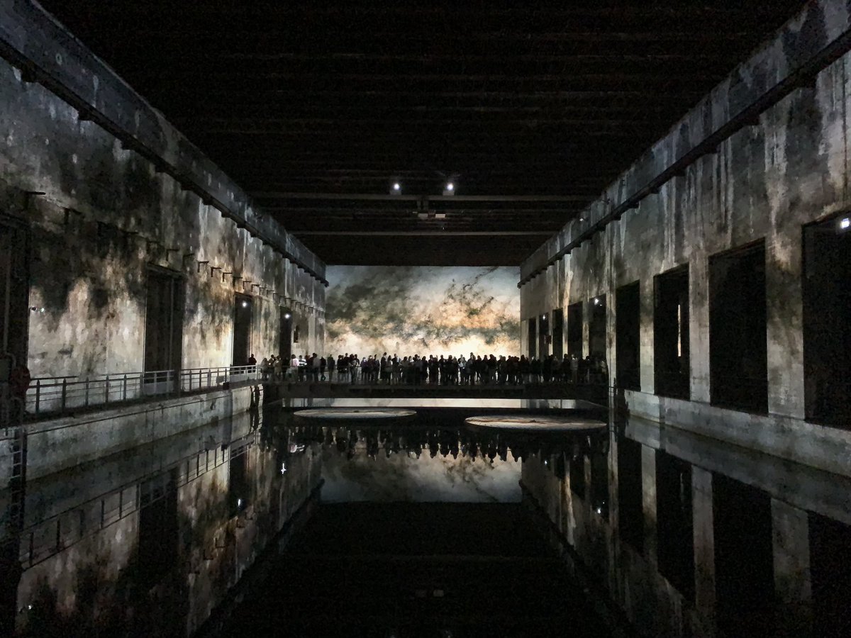 darkzov's tweet photo. Soirée à #destinationCosmos du bassin des lumières @Bordeaux https://t.co/DHOpREyBvR