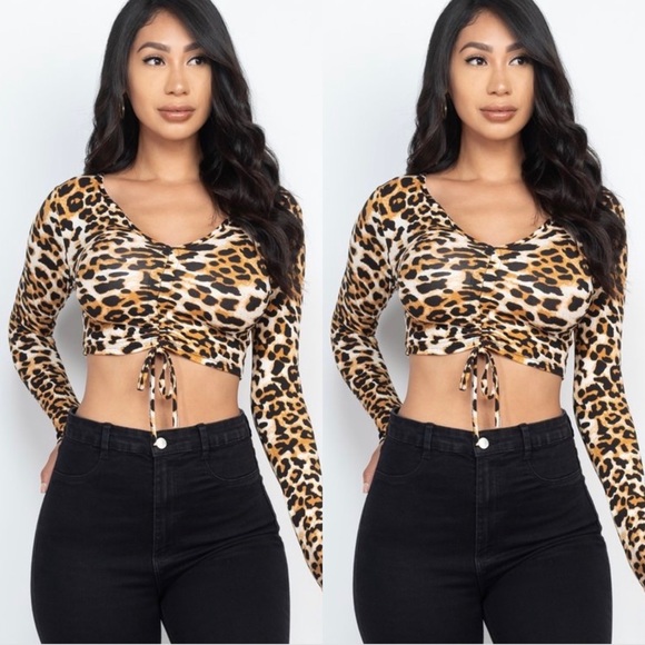 JenniPeaden's tweet photo. So good I had to share! Check out all the items I'm loving on @Poshmarkapp from @jeliseboutique1 #poshmark #fashion #style #shopmycloset #blackhalo #almostfamous: https://t.co/tE3kpGuC3q https://t.co/zScp9yryVp