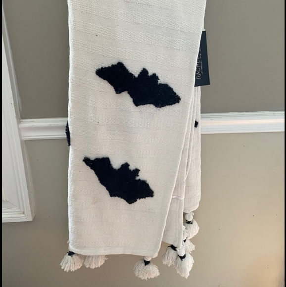 KMoonwillow's tweet photo. So good I had to share! Check out all the items I'm loving on @Poshmarkapp from @hammon_jennifer @HHalcyonnights #poshmark #fashion #style #shopmycloset #rachelzoe #mixno6: https://t.co/phtItXypuw https://t.co/4kv4AB74qW
