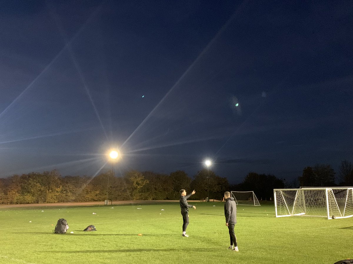 leamfcacademy's tweet photo. A positive open evening tonight. 
A different approach from our usual ‘trials’ for our Further Education Programme in partnership with @MoretonColWCG and @PershoreColWCG.

Creating opportunities for everyone!

For more information please email,
chris.knott@leamingtonfc.co.uk https://t.co/Po3fEZQFqw