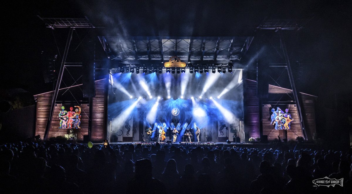 jadepresents's tweet photo. The @stringdusters come to @SanctuaryEvents in just three weeks on Tuesday, November 15! Find balcony seating and GA floor tickets here → https://t.co/AyQ4deSSNA https://t.co/zfoiK4gwUa