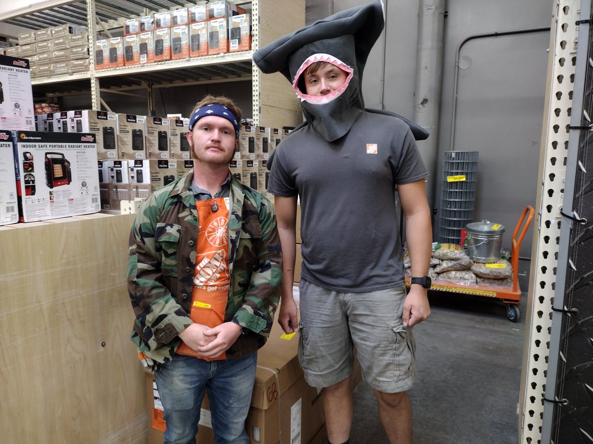 CarolenePinn's tweet photo. Spooktacular Services weekend! Driving leads and awesome costumes! 🧡🎉 @BracewellRina @DarrellStiffey @milsonwheels55 @jreed4401 @Heather_Ava1os @MervinTHD https://t.co/k7Bu2Ds99Q