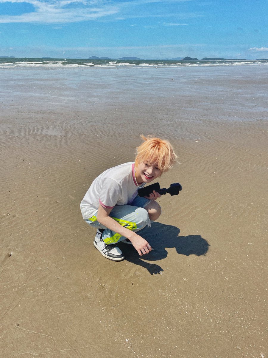 Koreaboo's tweet photo. Look at Hanbin from TEMPEST 🥺 https://t.co/Ty0AybthDC