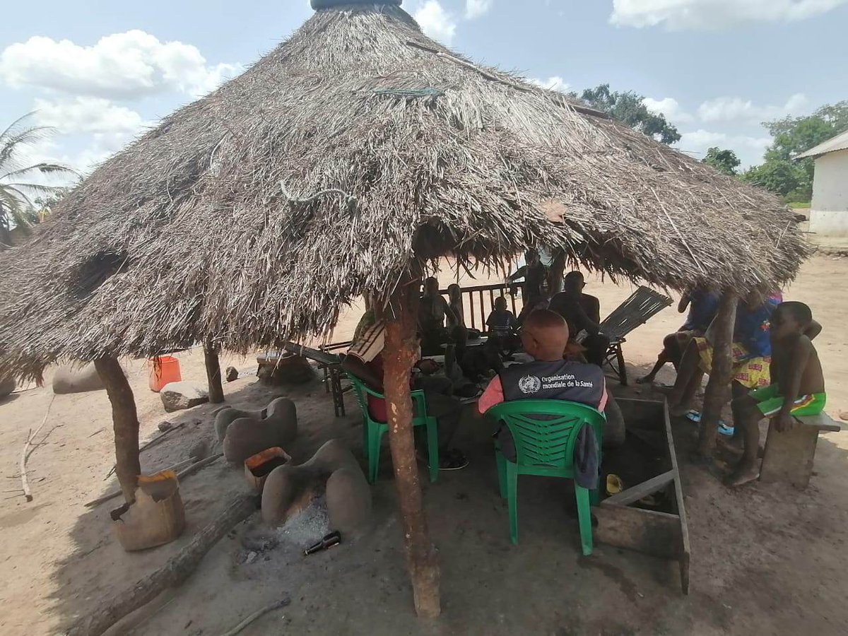 OMSTogo's tweet photo. Journée Mondiale de lutte contre la polio : Continuons de nous soutenir mutuellement pour accélérer les efforts afin de mettre fin à la polio une fois pour toutes. 🤝🤝
 @EndPolioNow; @UNICEF; @WHO; @RotaryFR; @gatesfoundation; @CDCglobal; @Gavi; @gavi_fr @USAID @IQVIA_global https://t.co/ZZtSzrEj9s