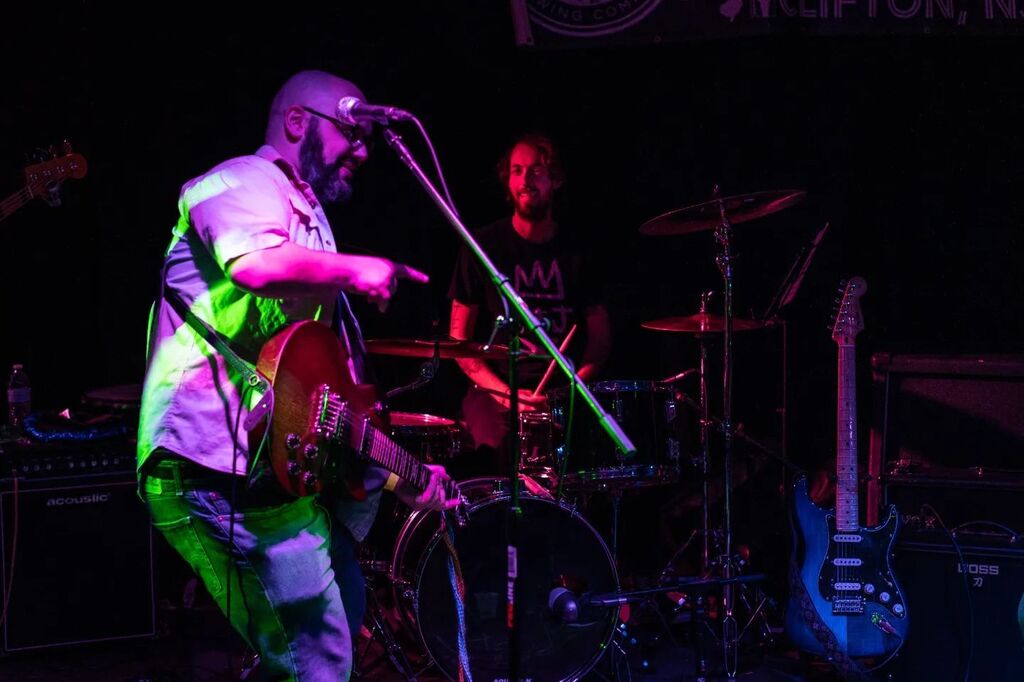 We had an absolute ball playing at Fall Ball at @jimmys__lounge Thank you so much for having us! We'll be back November 18th!

📸: <a href="/kyliecurry/">kylie curry</a> / edited by <a href="/eelguy/">EelGuy</a>