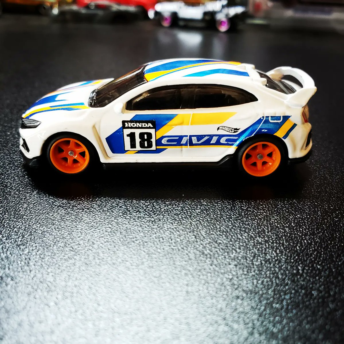 Macias15A's tweet photo. Wheel swap #wheelswap #maccustomz #hotwheels #hotwheelscollector #hotwheelscollections #diecastcollectors #diecastcollection #honda #civic #TypeR https://t.co/SUiLu3E7yk