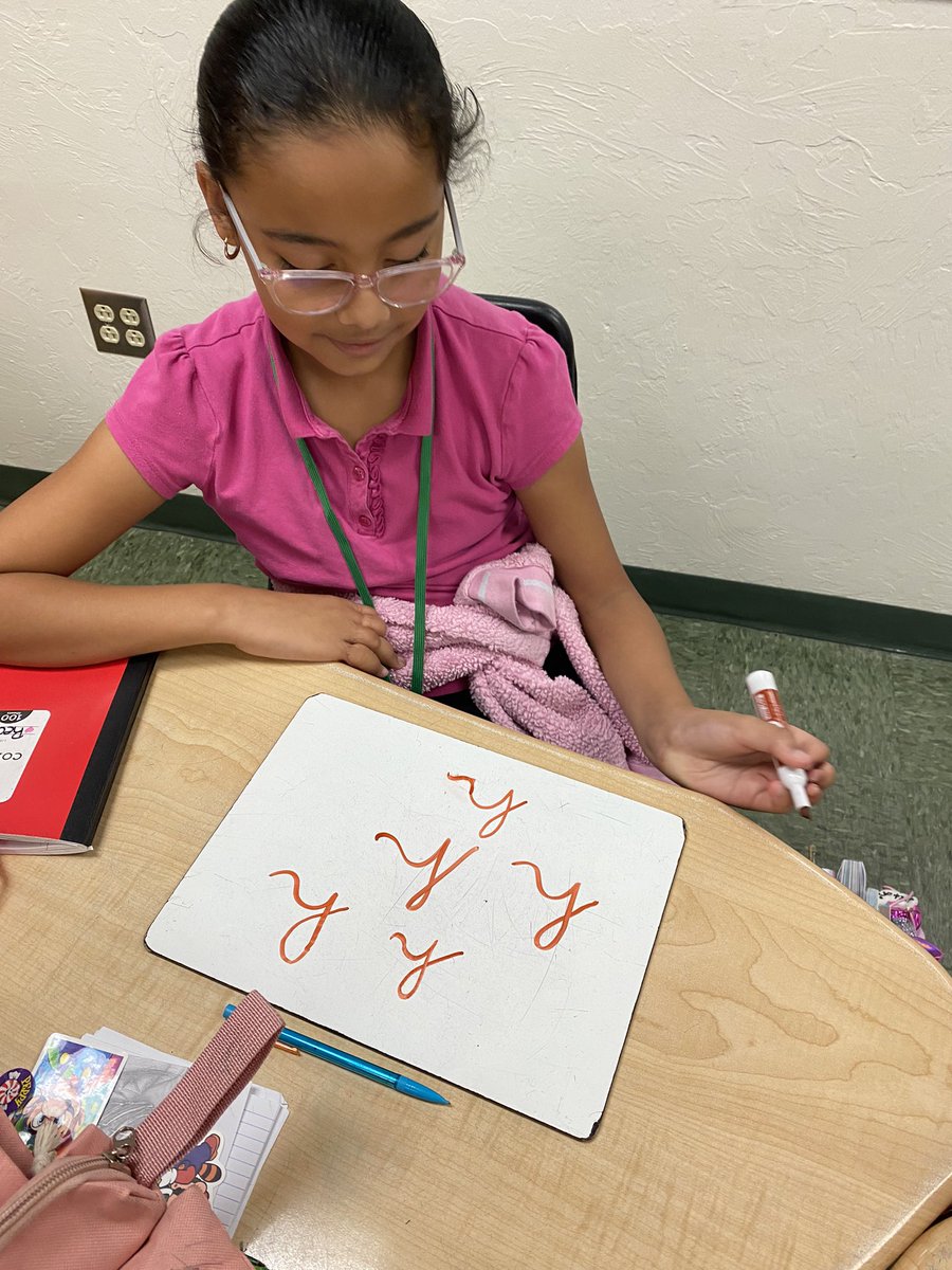 leithteach's tweet photo. Practicing our cursive! Look at those beautiful hs https://t.co/xvWhlzGPyb