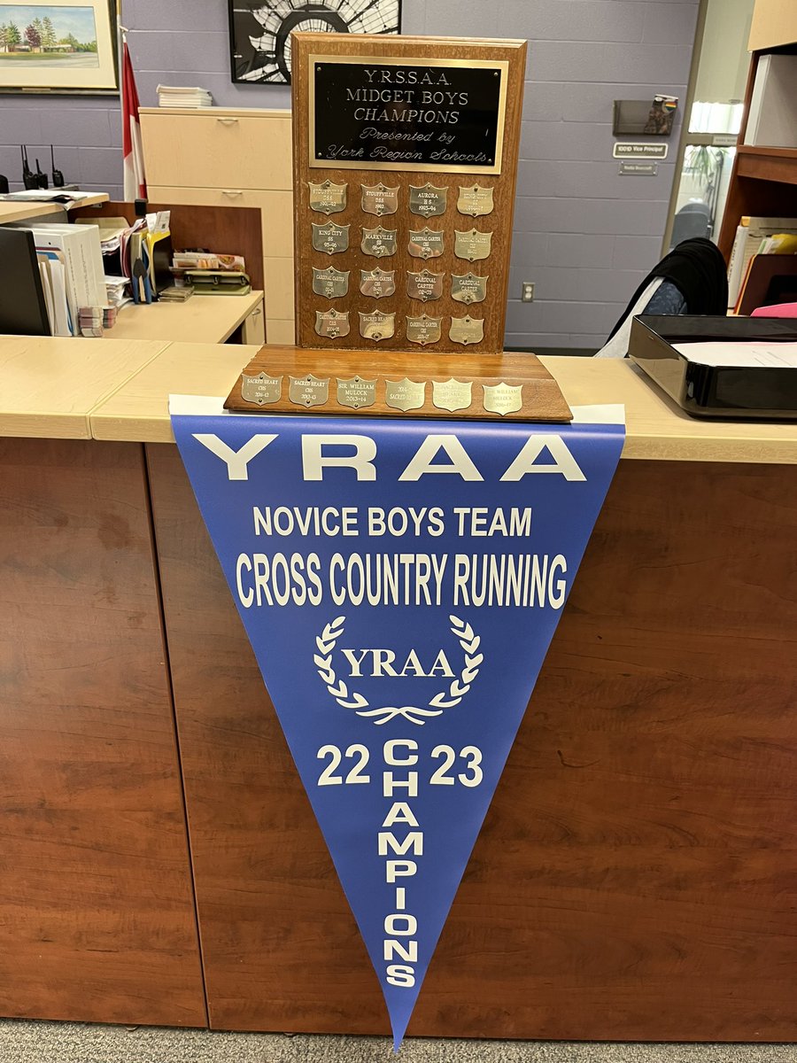 StouffvilleDSS's tweet photo. Congratulations to our novice boys for being the YRAA cross country champions!! Off to OFSAA. Go Spartans!@YRDSB https://t.co/KysiNJhxMz