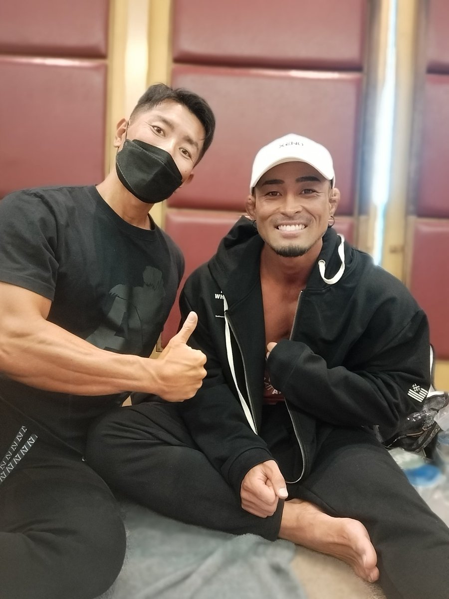 ariari5119's tweet photo. 『フロント1秒　バック1秒　プレアクションなしね！』
この条件下でナチュラルにねじ込んだ今年のお気に入りポーズ👍✨
『GoodPump👍✨ポーズ』
前腕が逞しく盛れて、気分も運気もアガる⤴
よかったら真似してみてね♥
今日も素敵な一日を👍✨
#FWJ
#GoodPump👍✨ https://t.co/DORwCxT2dY