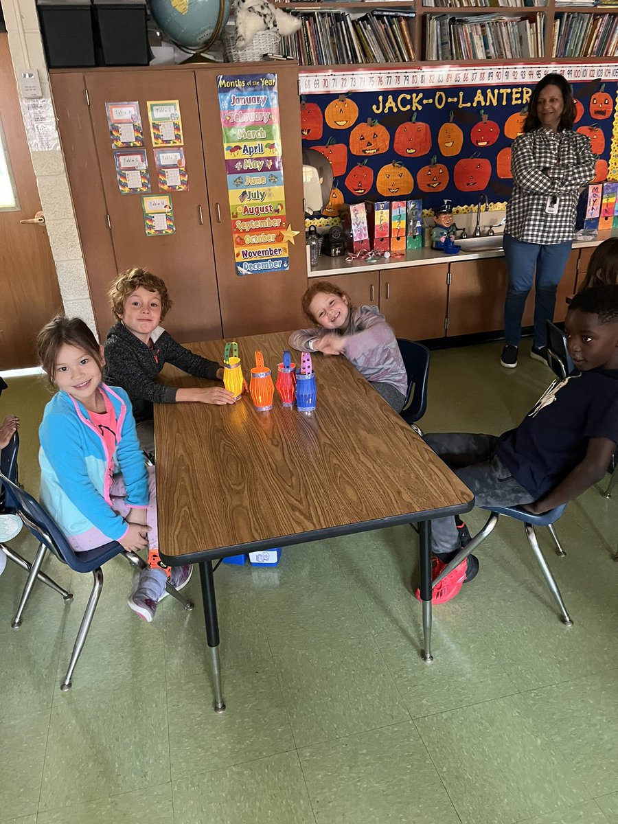 qrbryant's tweet photo. We loved learning about Diwali and participating in a lantern making art activity #qrspride https://t.co/bkAmGtFPhN