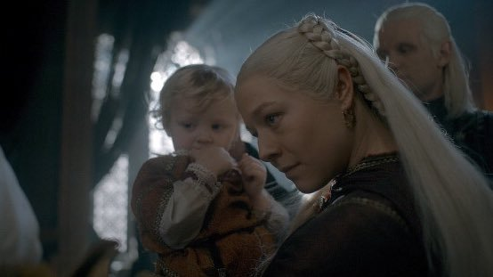daemyrasafe's tweet photo. "me [emma] and matt smith had conversations about what rhaenyra and daemon's family home looked like." https://t.co/uW7aaKfVvD
