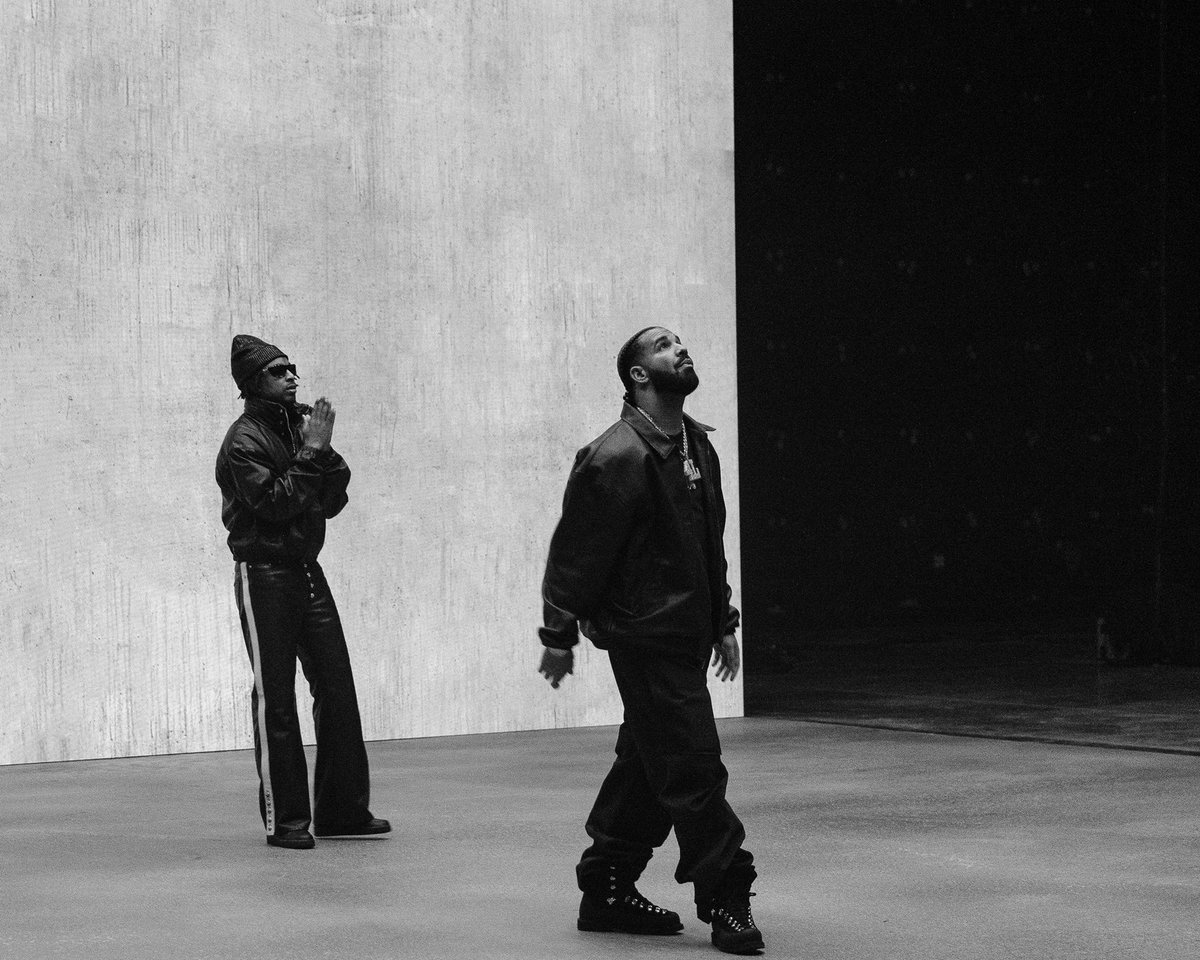 HotFreestyle's tweet photo. 4 more days until Drake &amp; 21 Savage drop their album ‘Her Loss’ 🦉🗡 https://t.co/punEeBs6Fs