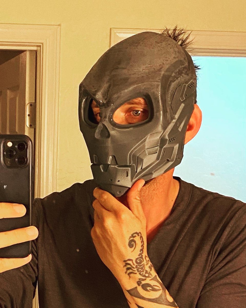 Check out what I made for Halloween this year. Printed in my 3d printer, hand build and painted. Love it!!!