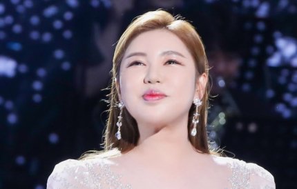 송가인, 전국투어에 예능까지 '바쁘다 바빠' (출처 : 이데일리 | 네이버 TV연예) 
새 예능 '복덩이들고' 내달 9일 첫방
부천→광주·서울 앙코르 공연 개최