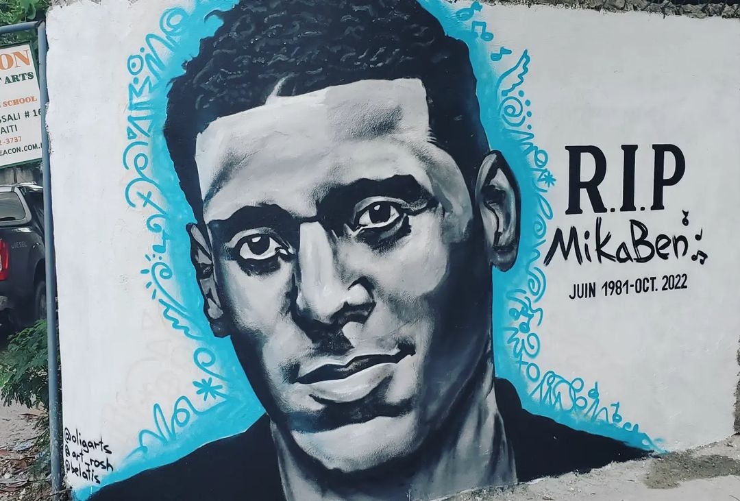 LunionSuite's tweet photo. Haitian artist pays tribute to Mikaben.
"Yesterday in honor of Mikaben in Haiti, in collaboration with artists #belatis &amp; #art_rosh &amp; community in the area where Mika &amp; his family live. We create this mural, as a symbolic gesture to the sudden passing of this musical legend." https://t.co/LQQFMbXO3O