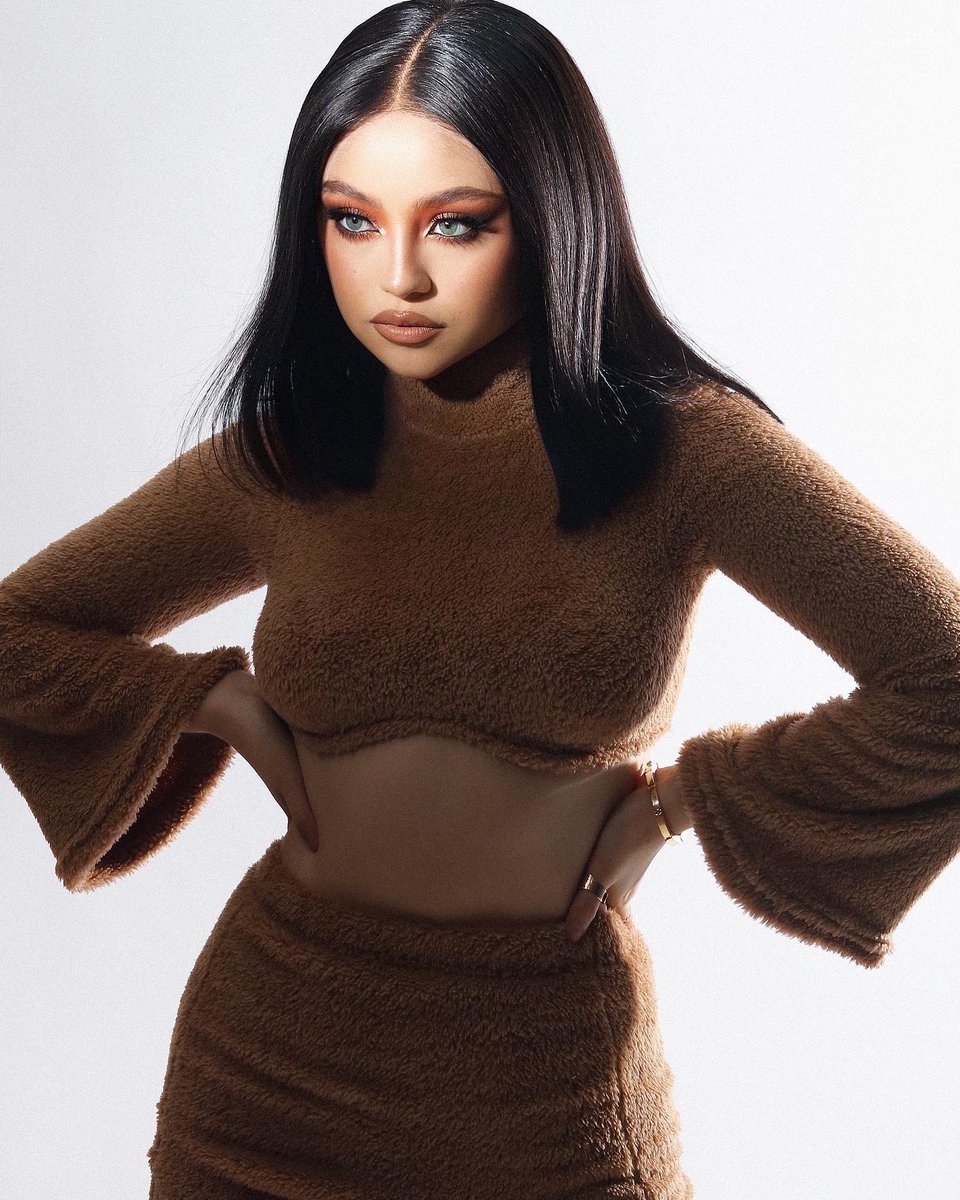 poponze's tweet photo. Karol Sevilla revelou novas fotos para a nova etapa de sua carreira musical. https://t.co/bMse2YGMGw