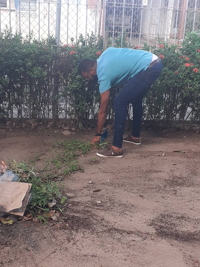 Mantener nuestro espacio limpio,tarea de todos,en <a href="/AsicLinoMaradei/">ASIC Lino Maradei</a>  vamos por más.🇨🇺🇻🇪💪
#CubaPorLazPaz  #CubaEsAmor 
<a href="/Cubacooperabol2/">Brigada Médica 🇨🇺 Bolívar🇻🇪</a>  <a href="/DebrosseDonais/">@ADonaySIEMPRE</a> 
<a href="/AdanVillavicen5/">Adan Villavicencio Guzmán</a>  <a href="/altunaga_perez/">Esthet Perez altunaga</a> 
<a href="/YulieskaAvila/">Yulieska Dieguez Avila</a>  <a href="/OdalisTorresLp1/">Odalis Torres López</a> 
<a href="/Pedro30041977/">Pedro Castellano</a>  <a href="/MarilinGuerraG2/">Marilin Guerra Gonzalez</a>