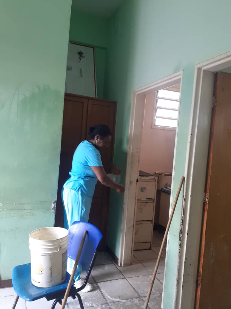 AsicLinoMaradei's tweet photo. Mantener nuestro espacio limpio,tarea de todos,en @AsicLinoMaradei  vamos por más.🇨🇺🇻🇪💪
#CubaPorLazPaz  #CubaEsAmor 
@Cubacooperabol2  @DebrosseDonais 
@AdanVillavicen5  @altunaga_perez 
@YulieskaAvila  @OdalisTorresLp1 
@Pedro30041977  @MarilinGuerraG2 https://t.co/tALpUEkLzy