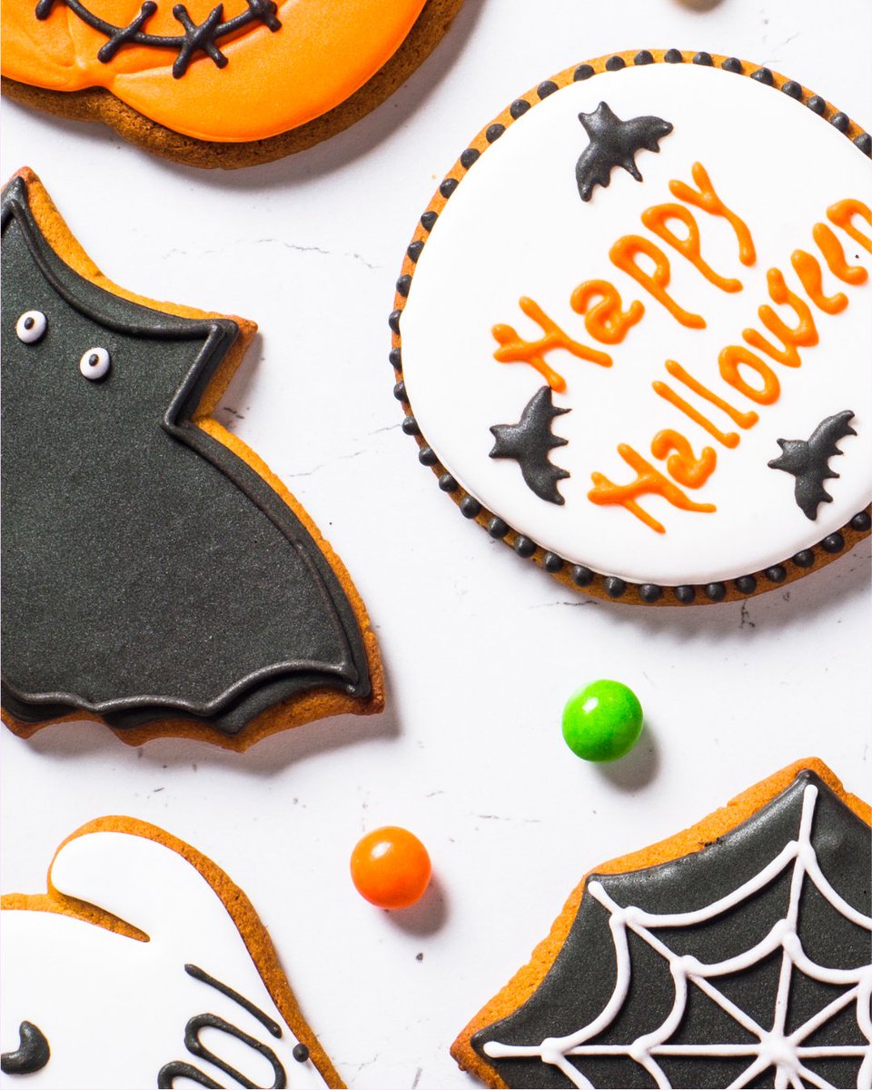 CaremoliGF's tweet photo. It's almost Halloween! Create delicious little monsters with our Biscotti Mix👻 https://t.co/AlNaHBnPT7