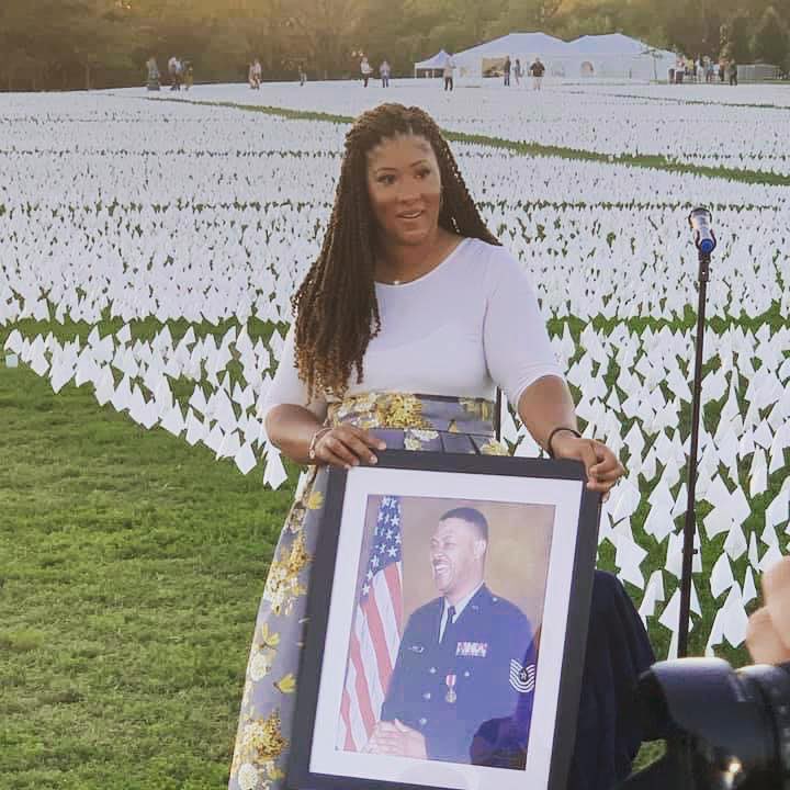 ProjectGrief's tweet photo. Holding up the grief &amp; loss of particular communities is a key aim of the #GriefHealingHopeRetreat. @SurvivorsChange’s #CharondaJohnson will be sharing about the grief journey for those who have lost loved ones to #Covid. 2/ https://t.co/F9slp90AlY