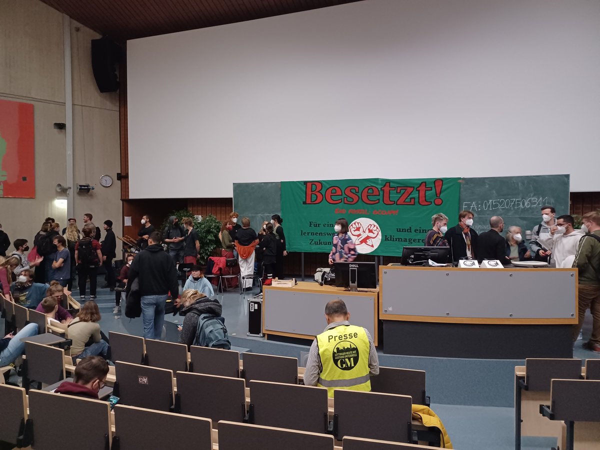 Ines Azrael tweet media