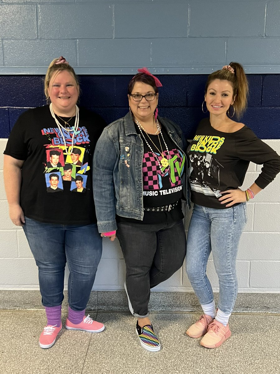 cretiao's tweet photo. GH rocked out to the 80s today. @WCSDEmpowers @GayheadWCSD @GrizzliesGH @GayheadPTA https://t.co/Y5r5JUJgyL