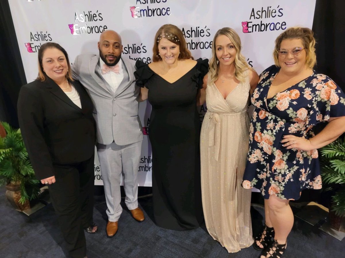 ACinHR848's tweet photo. On Saturday, I had the honor &amp; privledge of speaking at @AshliesEmbrace s annual fundraising gala - an organization near and dear to my heart. My @Lowes family was there by my side to support me. Amazing speakers, fellowship, and dueling pianos (we won’t talk a/b the dance moves) https://t.co/uNXyLmSOOo