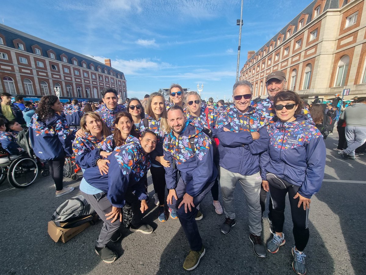 #JuegosEvita ¡Córdoba ya está en "La Feliz" 😀🌊 para participar de los Juegos Nacionales Evita! 
Mañana arranca la competencia para nuestros deportistas 🥎🏑🥊. La delegación está integrada por 900 personas entre deportistas, acompañantes, entrenadores y staff.
#VamosCórdoba