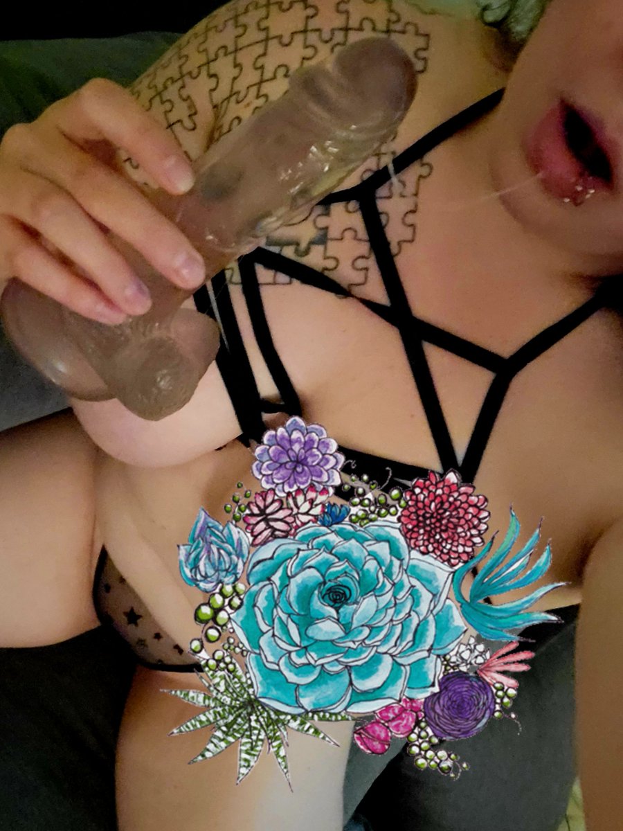 ClumsyLilFox's tweet photo. @OnIyFansNewbs I'm posting new pictures and possibly a video or 2 tonight ♡ Only $5 to sub ^.^ 
https://t.co/3yz3txczMg https://t.co/pK1m8hQjIw