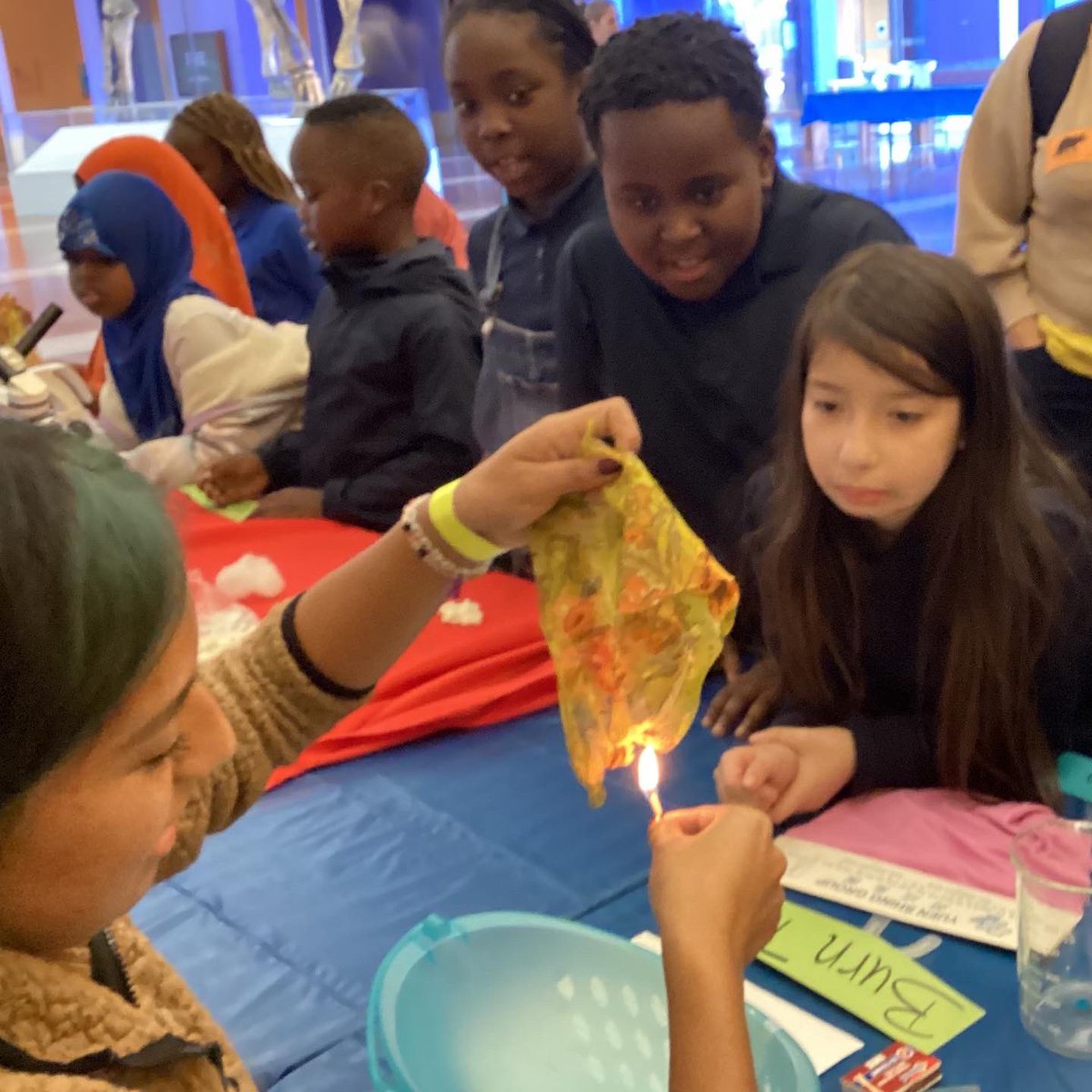 FWISD_CTE's tweet photo. Fashion design students from @dhjeaglesfwisd hosted hands-on chemistry session at the @fwmsh. They demonstrated how fibers, including bamboo & polyester, react in different elements.๐ฌStudents also used microscopes to identify textiles.
#STEM
#gspoc
#cteworks
#partnershipsmatter https://t.co/dT1Rq9fb6w