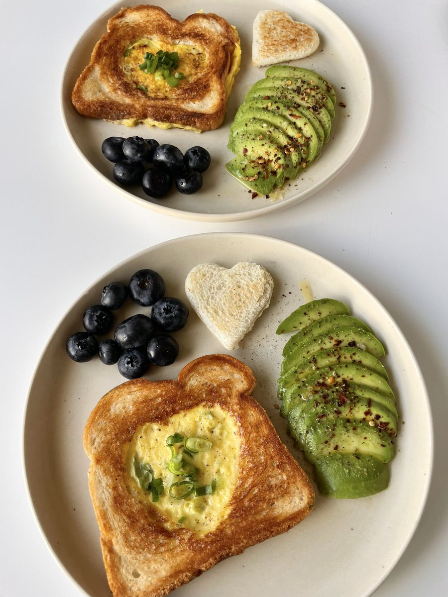 jenneyscorner's tweet photo. my partner has never had eggs-in-a-basket toast so i veganized it and made it for us for breakfast 🍳💛 https://t.co/tIuSRm8vEs