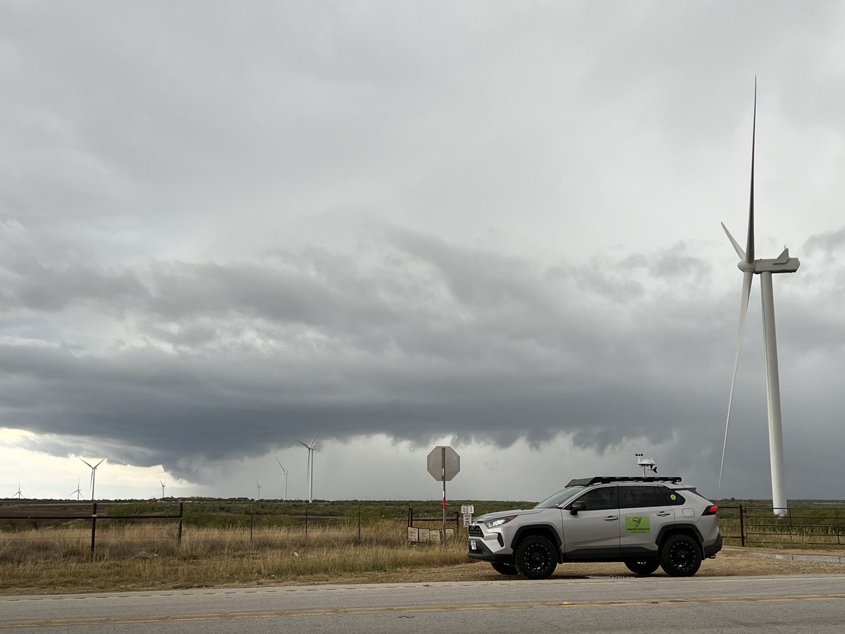 Weather Intercepts on Twitter "524pm Tornado warning. Looking