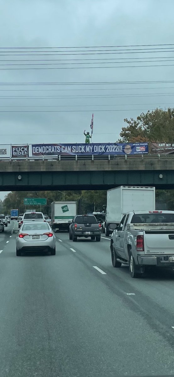 Poho12's tweet photo. I may be out of touch but this doesn’t seem to be helping the division in this country.  #bringpeopletogether https://t.co/0wO4XxSMf3