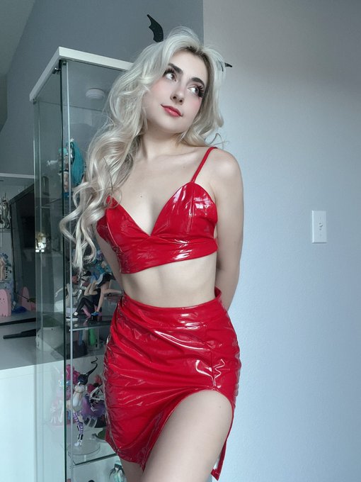 HHN maybe for the last time this season tonight 🥲 I&rsquo;ll miss it sm https://t.co/tRRxJJafbg<a href="/tag/bunnygirl"class="tags"><span>#bunnygirl</span></a>