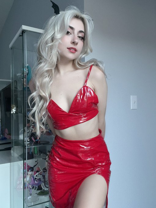 HHN maybe for the last time this season tonight 🥲 I&rsquo;ll miss it sm https://t.co/tRRxJJafbg<a href="/tag/bunnygirl"class="tags"><span>#bunnygirl</span></a>