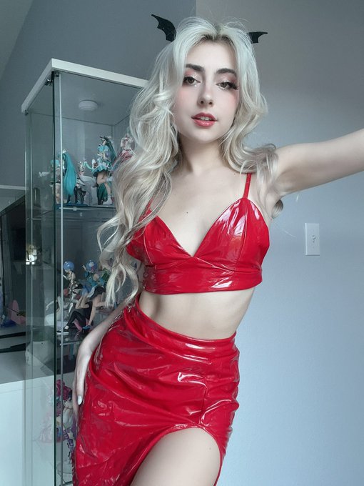 HHN maybe for the last time this season tonight 🥲 I&rsquo;ll miss it sm https://t.co/tRRxJJafbg<a href="/tag/bunnygirl"class="tags"><span>#bunnygirl</span></a>