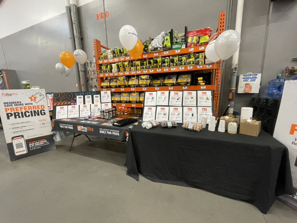 nahokurabot's tweet photo. What a way to kick off PRO appreciation week!🎉🎊 Coffee and doughnuts 🍩 ☕️ https://t.co/1LJZ3CdiAG