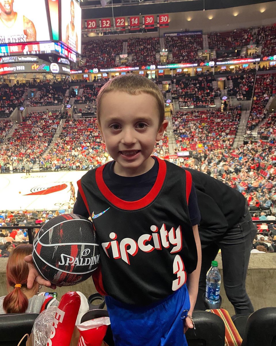 LukeAndrews21's tweet photo. @KevinCalabro Go Blazers! https://t.co/UdXcrc2dib