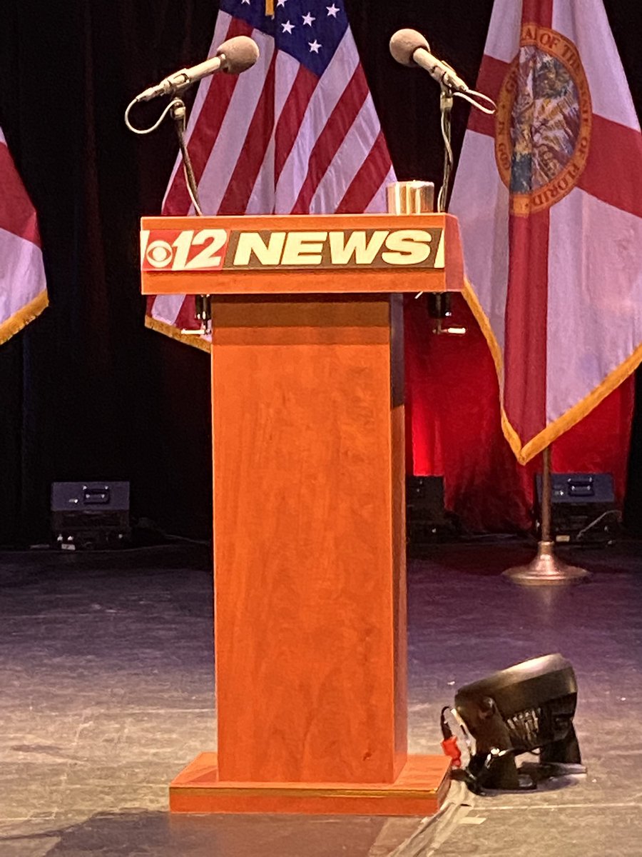 GovGoneWild's tweet photo. The ONLY thing @CharlieCrist hasn’t changed.
#returnofthefan
@DeSantisWarRoom @GovRonDeSantis @ChristinaPushaw https://t.co/tXxFA97jHJ